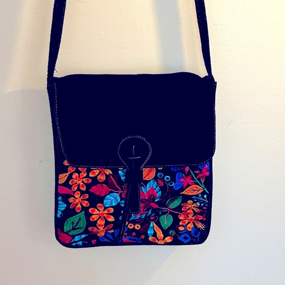 Ecuador Suede Floral Embroidered Black Shoulder Crossbody Messenger Bag Black - Picture 1 of 12